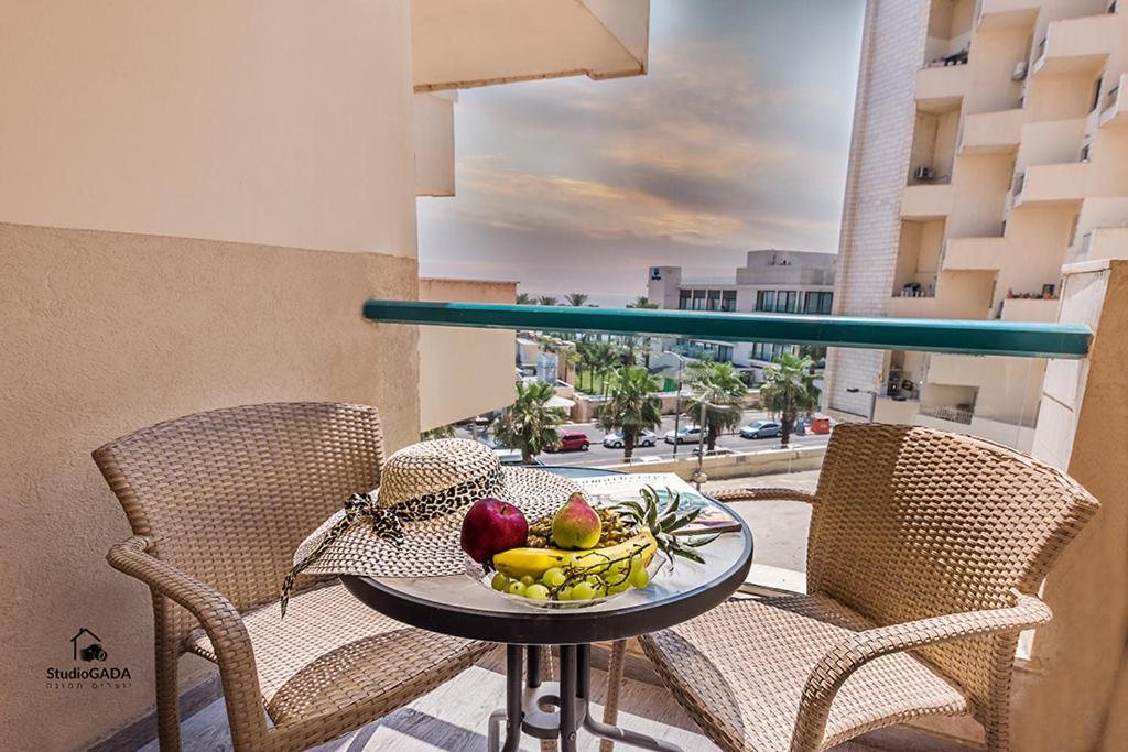 Kings & Queens By The Lake Appartement Tiberias Buitenkant foto